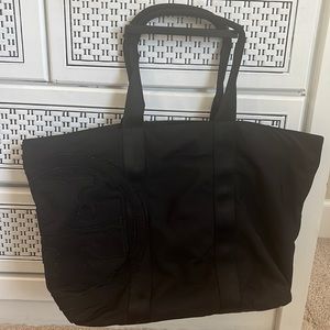 COPY - Tory Burch tote.